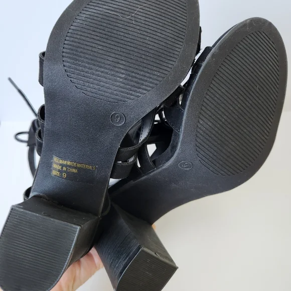 Rue 21 Peep Toe Lace Up Booties Black Back Zipper Block Heel Sexy Cute Size 9 - Picture 9 of 12